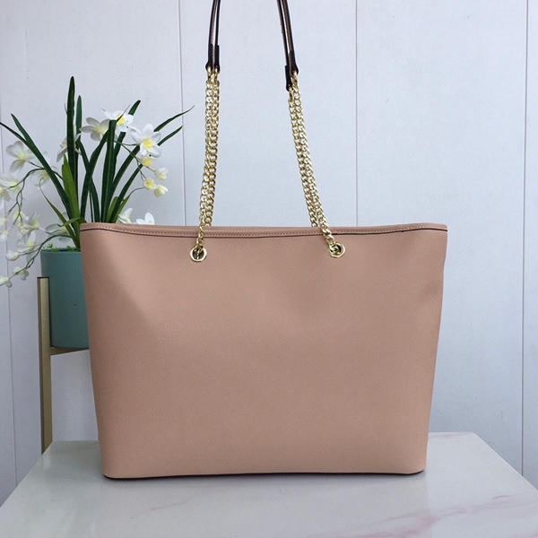 マイケルコースバッグ背面デザイン